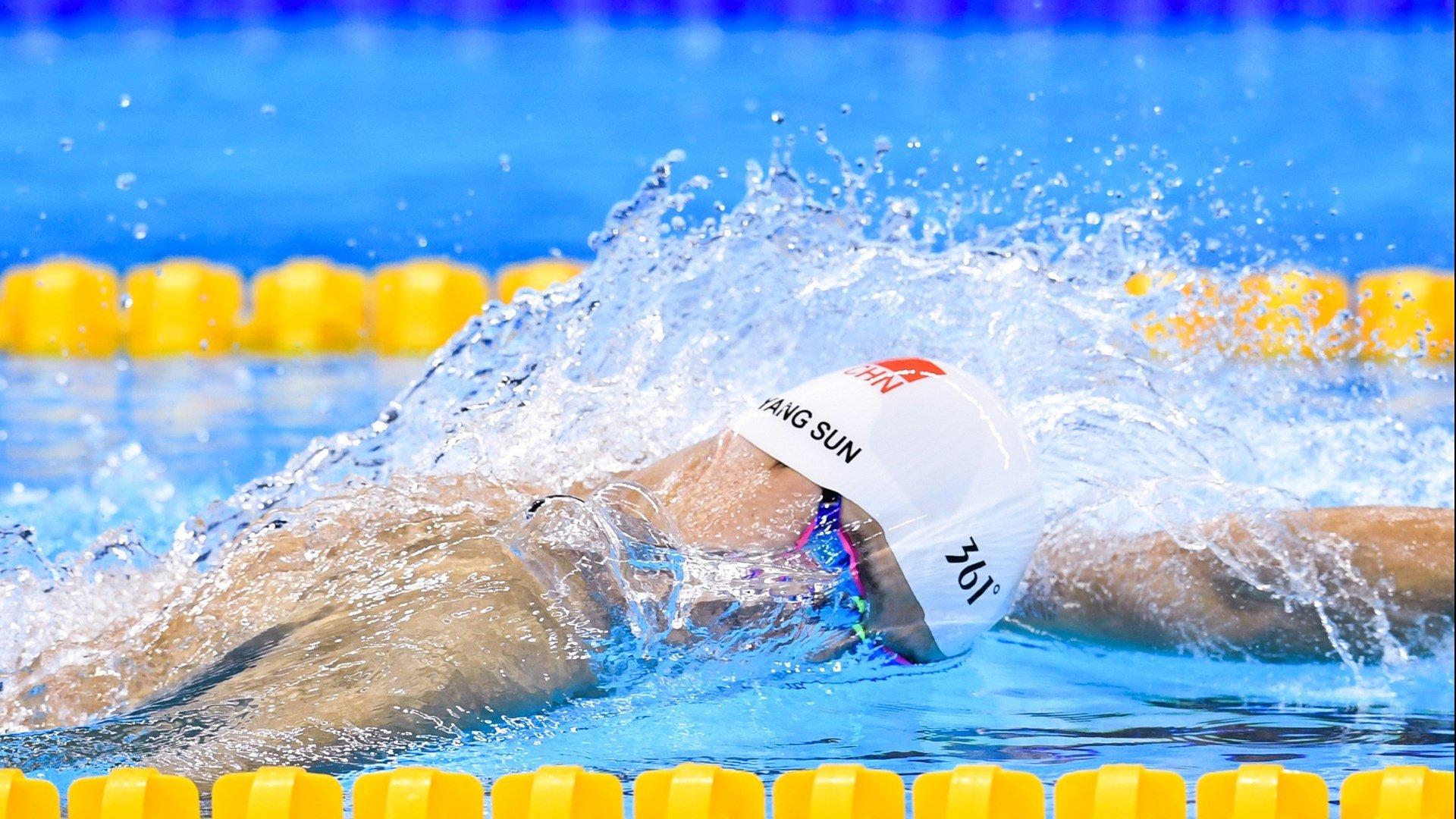 LOL跨服约战开启观众体验更具张力，lol跨服聊天