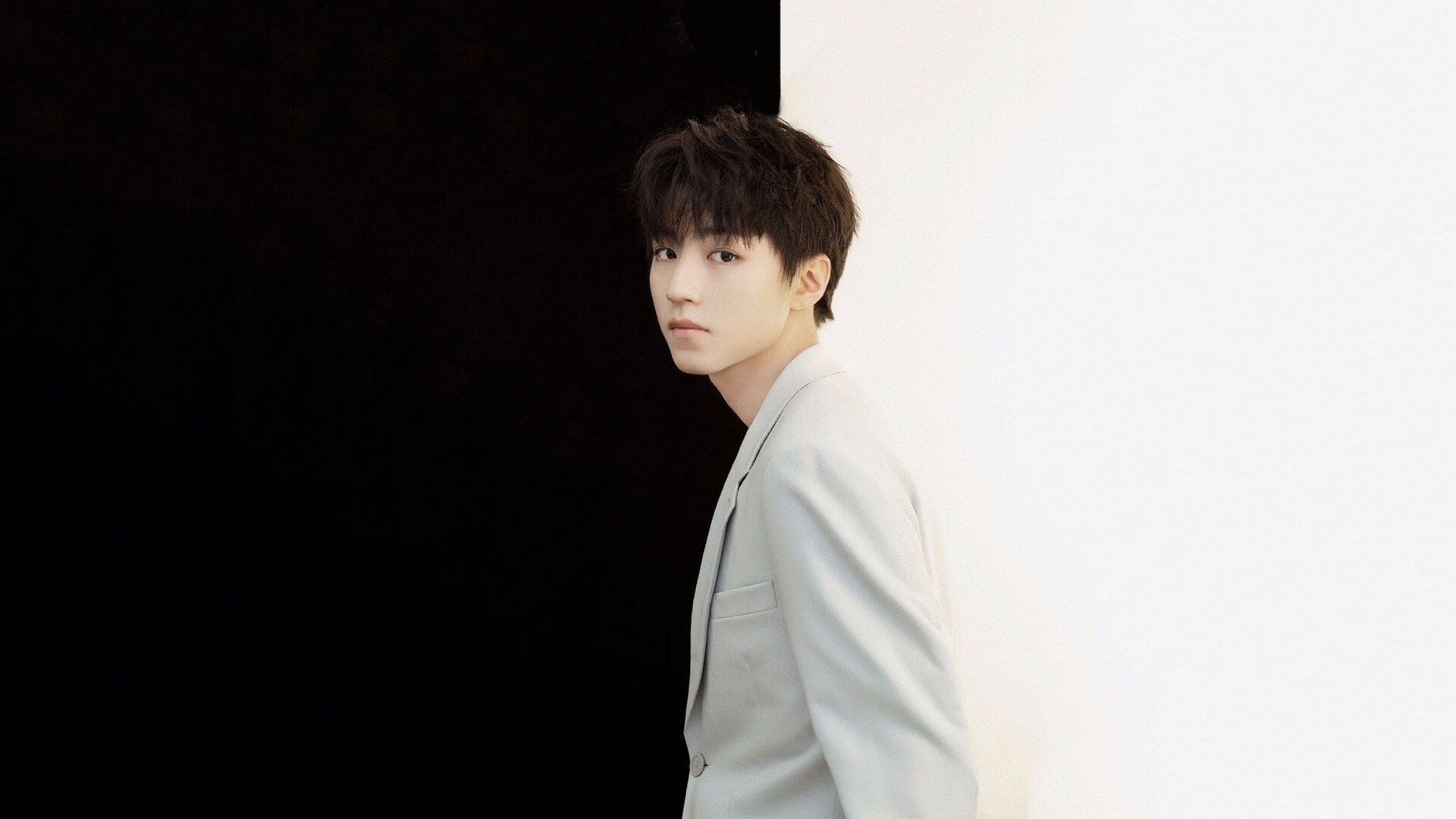 爱游戏下载-田径接力世锦赛中国女队获得银牌，中国田径女子接力