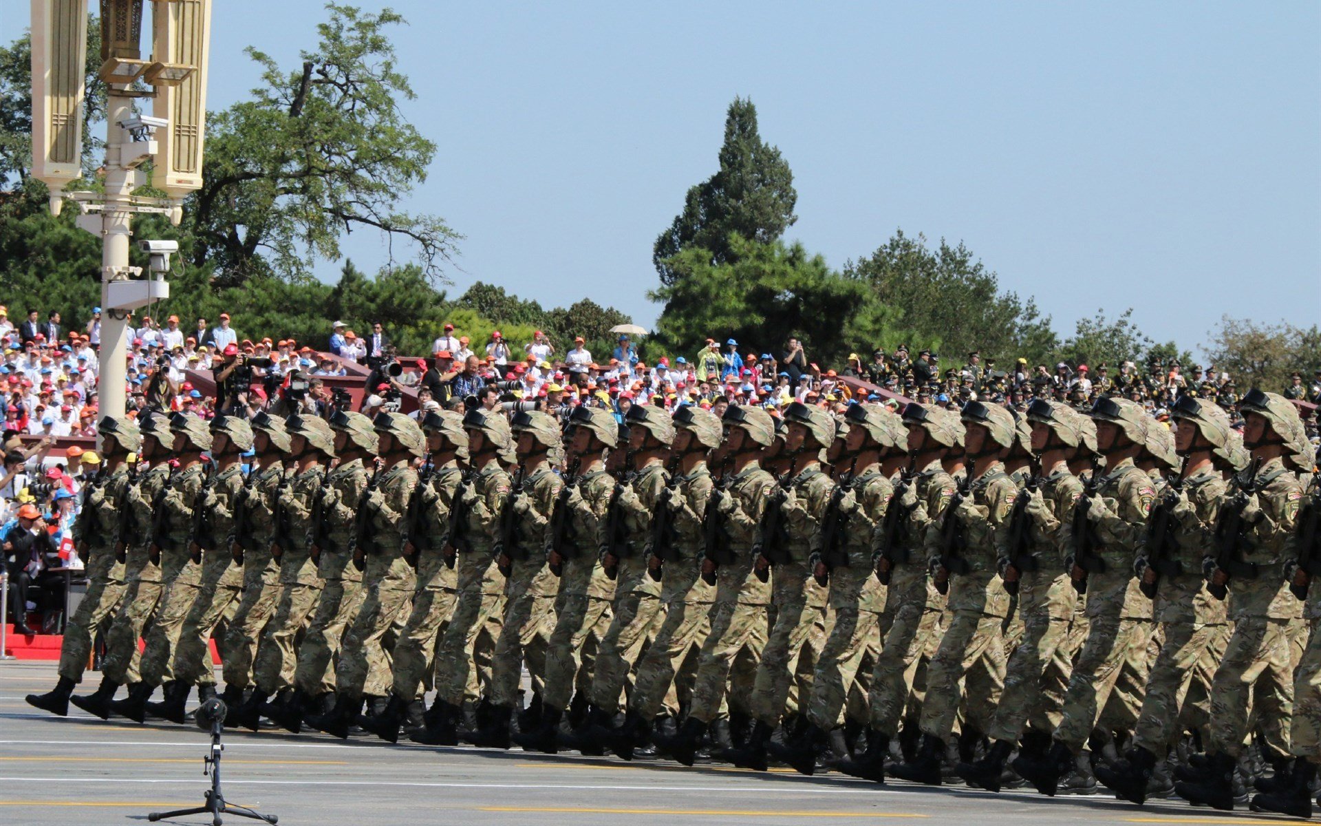 “费尔南多·比亚尔巴的领导力与进攻技巧，助力美洲狮队突破极限”