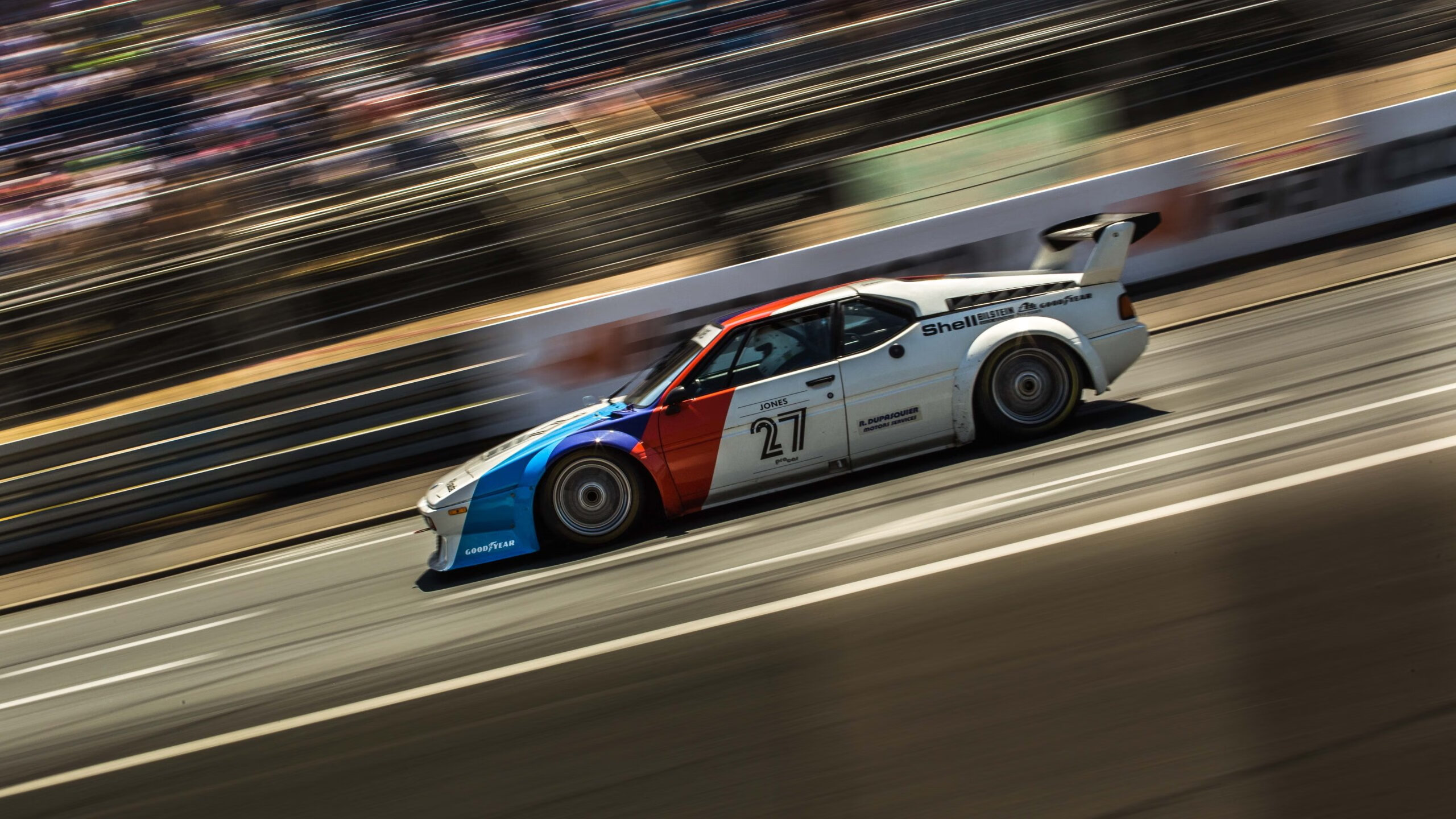 鹈鹕球员社交平台分享训练成果引发好评，鹈鹕球队